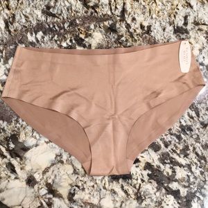 NWT VS no show seamless hiphugger